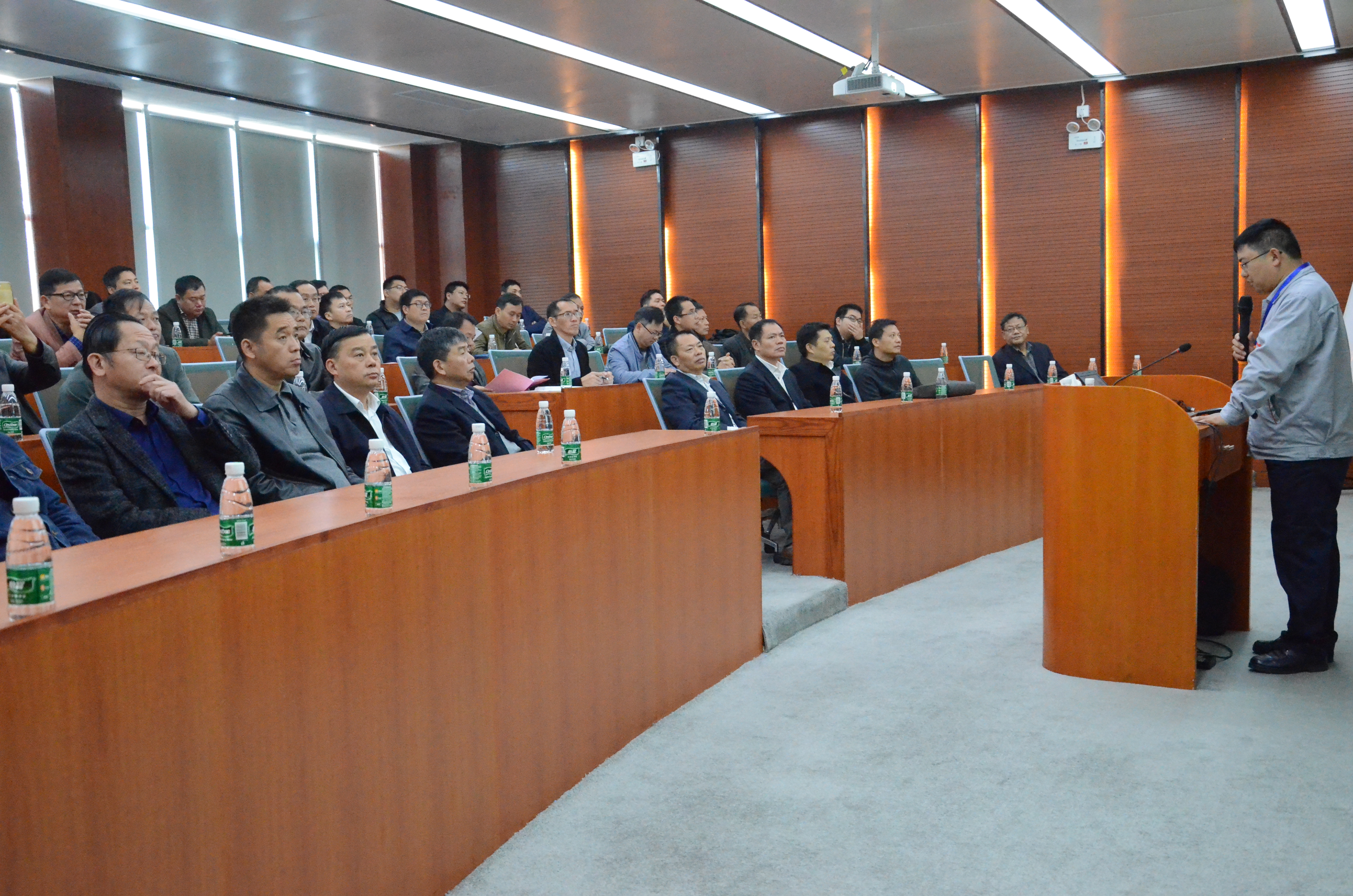 问鼎app官方下载