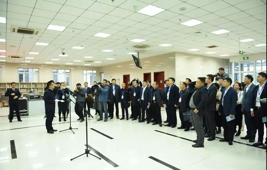 问鼎app官方下载