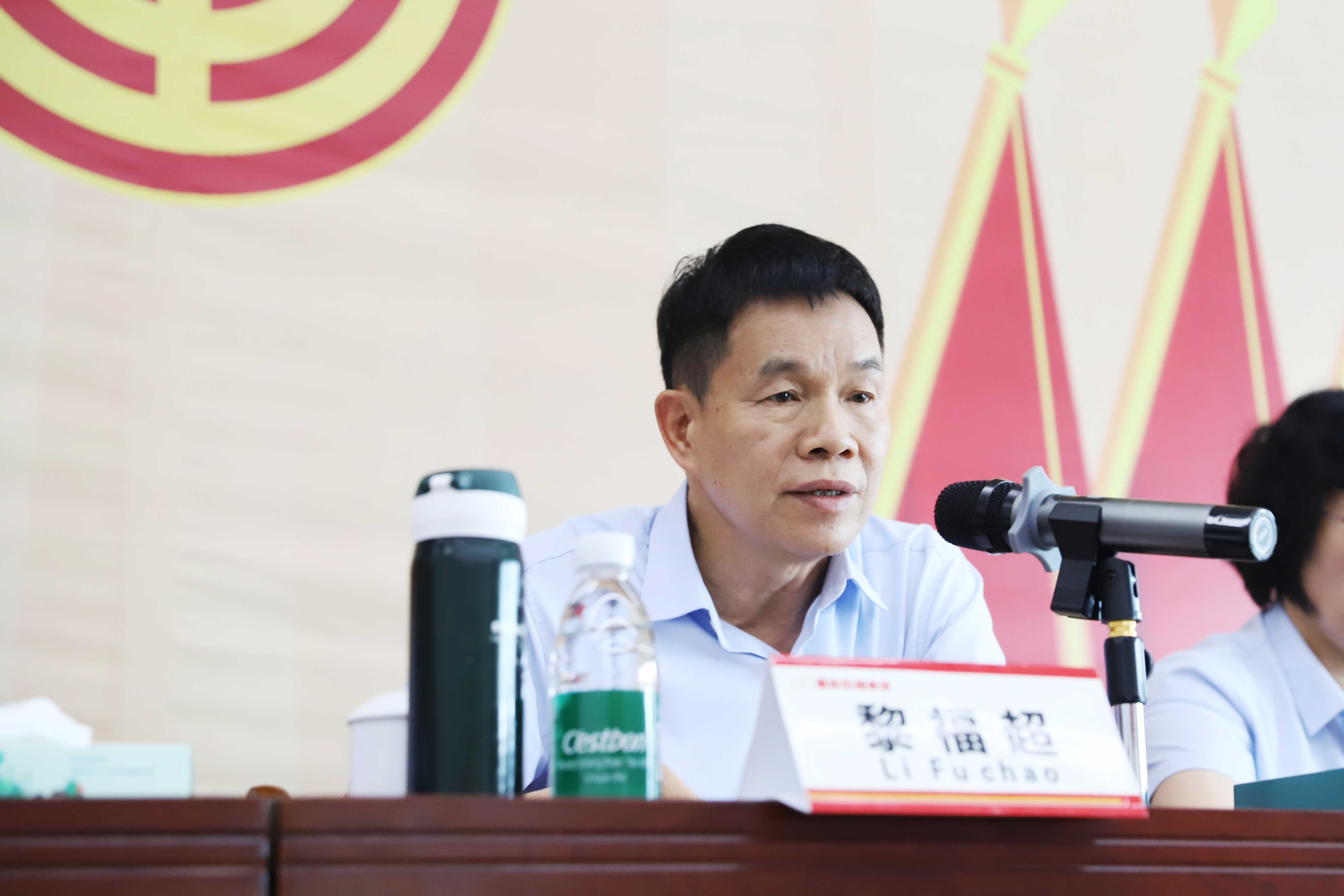 问鼎app官方下载