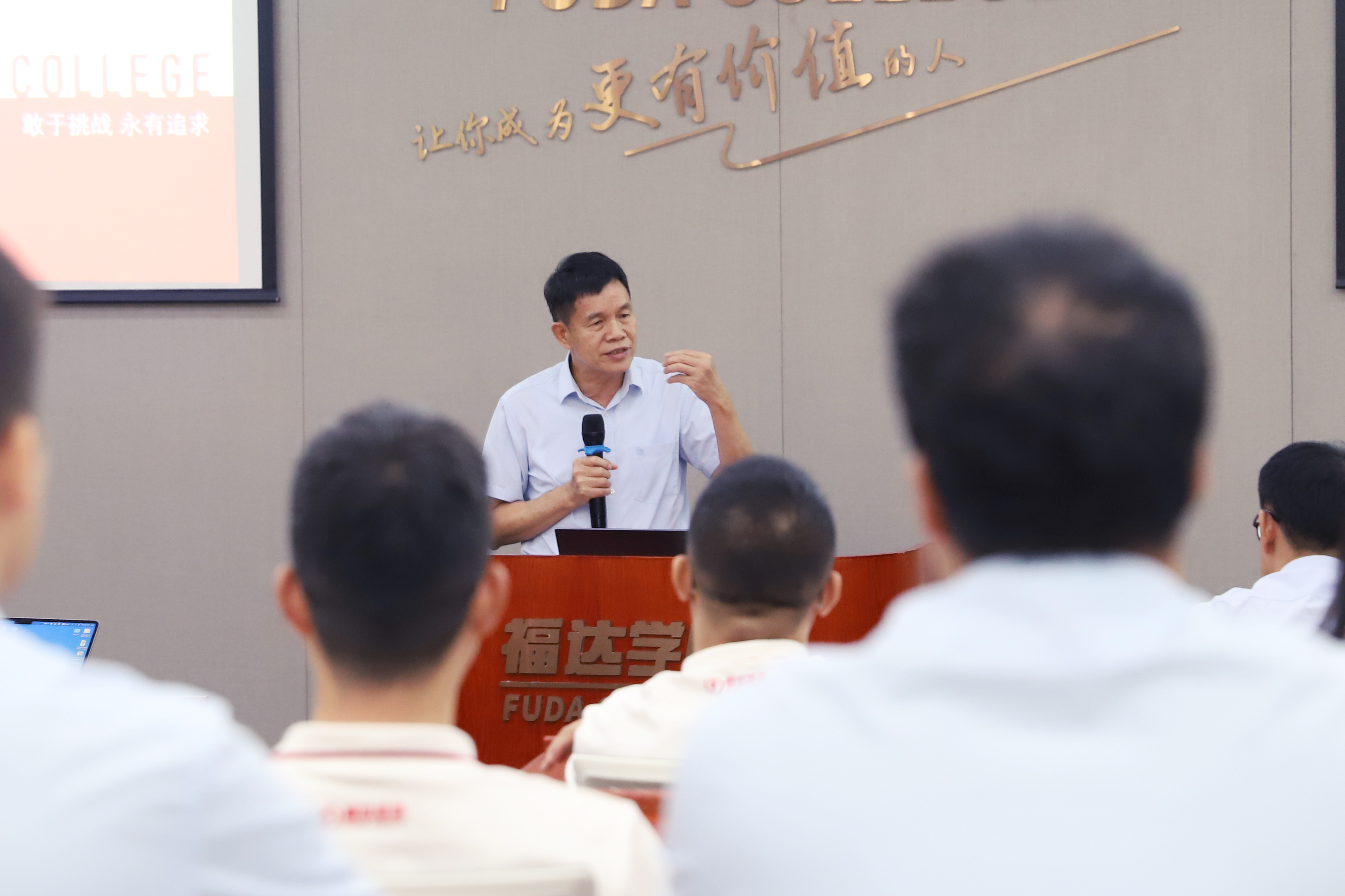 问鼎app官方下载