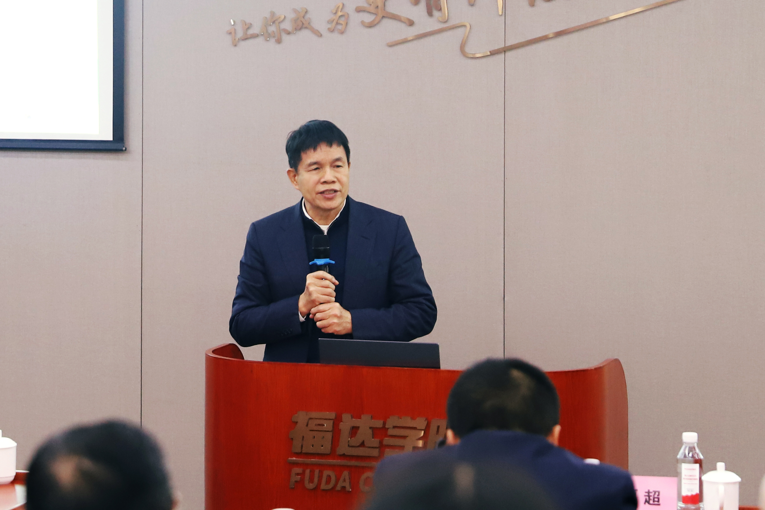 问鼎app官方下载